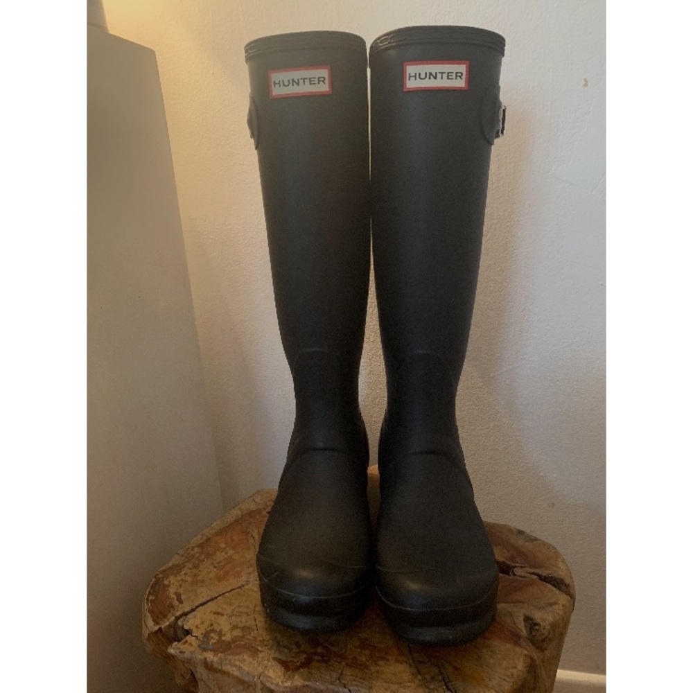 Matte Hunter boots* great condition sz.7